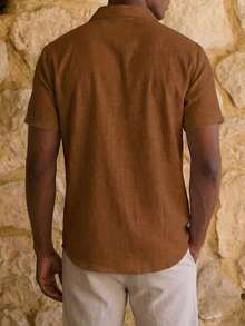 男士印花衬衫，棕色亚麻质感度假衬衫，几何拼接美学上衣，轻盈精致的夏季服装 - 彩色 - 查看 4