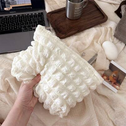 PURDORED 1个米色褶皱压花化妆包，柔软材质，可爱日常使用，适合女性和女孩，化妆包，化妆袋，护肤包，洗漱包，收纳袋，旅行必备，邮轮必备，宿舍必备，婚礼伴娘礼物