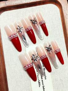 Sơn móng tay thủ công, móng giả dập khuôn, kiểu Pháp, dáng móng cao và mảnh, chất liệu cao cấp. Họa tiết mắt mèo ánh bạc, bướm, chấm bi trắng, dây xích, lấp lánh. Nhiều kiểu dáng kết hợp với kim tuyến, quà tặng cho bé gái, có thể tái sử dụng. - Đỏ - Xem 2
