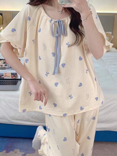 两件套女士睡衣套装，法式乡村风格，透气圆领短袖上衣和七分裤，碎花图案，夏季家居服