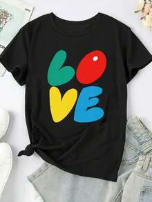 Ropa de talla grande para mujer, camiseta holgada con estampado "LOVE" - negra con letras llamativas de colores (L verde, O naranja, V roja, E azul), tela suave de mezcla de poliéster, cuello redondo, manga corta, estilo casual de verano, lavable a máquina, cómoda para el uso diario, adecuada para primavera y verano, estilo de fin de semana, camiseta a la moda, material duradero, camiseta ligera, "camiseta con estampado de amor", camiseta personalizada, para adulto. - Negro - Ver 2