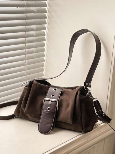 新款复古时尚方形包，金属搭扣装饰，翻盖式单肩包。可调节长肩带，小巧轻便简约，纯色柔软斜挎包。适合女性日常生活、休闲、通勤、工作、度假和学生使用，棕色包包，优雅女士包袋。