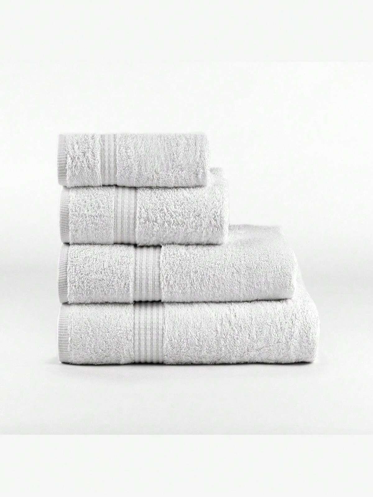 Tramas+ Serviette de bain couleur sable 700 g en coton peigné - Absorption et douceur maximales - Disponible en format serviette de toilette, serviette de douche et serviette de bain - Coton d'une durabilité exceptionnelle qui conserve ses propriétés au fil du temps - Idéale pour une expérience de bain luxueuse et confortable - Couleur sable élégante et polyvalente qui s'harmonise avec tous les styles de décoration 8