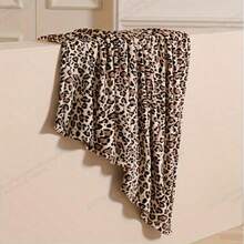 现代豹纹印花毛毯 - 柔软法兰绒，四季皆宜的舒适绒面床上用品，多功能旅行和午睡毯，活力印花，100% 涤纶（1 件） - 彩色 - 查看 5