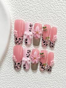 10件套甜美花卉美甲套装，包含凝胶美甲套装、粉色花朵、水晶樱桃、粉色蝴蝶结美甲装饰、斑马纹美甲配件、浅棕色指甲油，以及美甲工具（1个果冻贴纸+1个指甲锉）。三种尺寸可选：杏仁形、鸭嘴形、棺材形、法式心形。这款美甲套装非常适合春夏时节的女士和女孩，适合派对、日常、通勤、拍照等场合，也是一份很棒的礼物。 - 彩色 - 查看 18