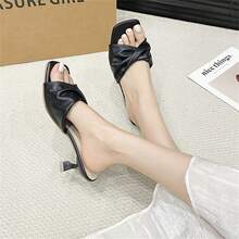 Giày sandal cao gót hở mũi đa năng dành cho nữ, kiểu dáng tối giản mùa hè mới, xếp ly, đối xứng, quai ngang gót, kiểu Pháp, thích hợp cho hoạt động ngoài trời. - màu đen - Xem 4