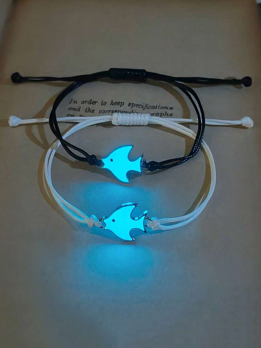 ATLVXJL Set de 2 collares con colgante de pez con forma que brilla en la oscuridad para pareja/amistad con cordón negro/blanco, set de joyas casuales con pulsera, adecuado para uso diario y regalo de vacaciones - Multicolor - Ver 1