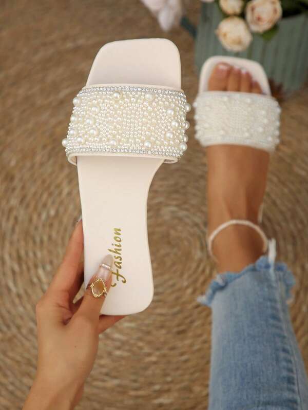 2026 Plus Size Women's Student Sandals, New Spring/Summer White Square Toe Flat Sandals With Rhinestone Decor, Non-Slip Soft Sole Lace-Up Studded Slippers, Fashion Versatile, Suitable For Dresses, Shorts, Beach Wear, Popular With Parents