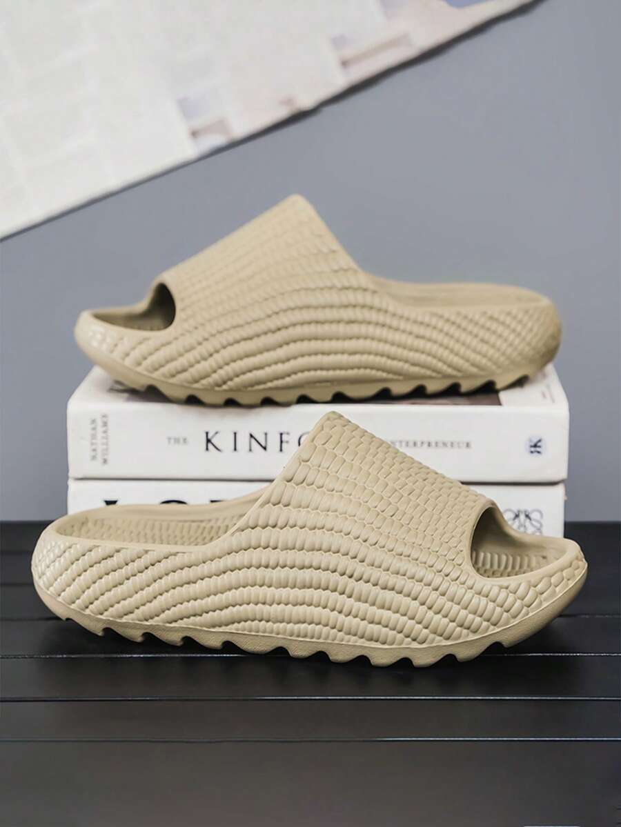 New Men's Summer Outdoor/Indoor EVA Slippers, Comfortable Thick Sole Shock-Absorbing Mesh Texture, Lightweight Soft One-Piece Molded Sandals For All Seasons - Khaki - View 1