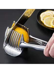 1 cái dụng cụ cắt chanh, cắt cà chua, dụng cụ cắt chanh bằng hợp kim nhôm, dụng cụ cắt đa năng dùng trong gia đình, dụng cụ chia trái cây và cà chua. Dụng cụ cắt chanh bằng hợp kim nhôm, kẹp cắt cà chua thủ công, dụng cụ chia cà chua và trứng/rau bina. Dụng cụ cắt chanh được làm từ chất liệu hợp kim. - Nhiều màu - Xem 1