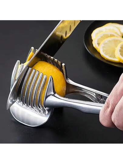 1 cái dụng cụ cắt chanh, cắt cà chua, dụng cụ cắt chanh bằng hợp kim nhôm, dụng cụ cắt đa năng dùng trong gia đình, dụng cụ chia trái cây và cà chua. Dụng cụ cắt chanh bằng hợp kim nhôm, kẹp cắt cà chua thủ công, dụng cụ chia cà chua và trứng/rau bina. Dụng cụ cắt chanh được làm từ chất liệu hợp kim.