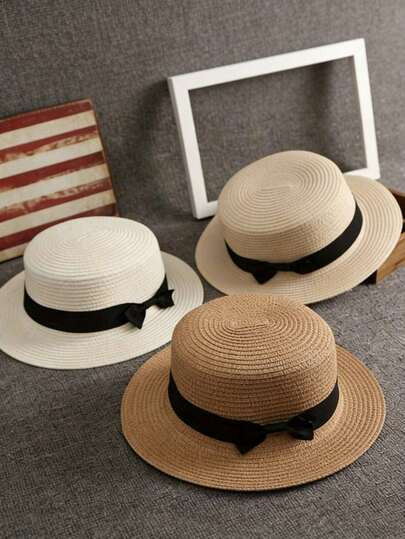 Este sombrero de paja de moda para mujer viene en 4 opciones de color, muy adecuado para viajes al aire libre. Adopta un estilo coreano, adecuado para el uso diario, la protección solar y las vacaciones en la playa. La corona plana y con estilo vintage en la parte superior lo convierte en un excelente regalo de verano.