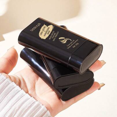 Comb With Teeth And Colored Combs Can Naturally Cover Gray Hair. The Comb With Teeth Only Needs To Be Combed Once To Make The Hair Turn Black. This Comb With Teeth Adds Color For Her, Her Girlfriend And Her Friends.