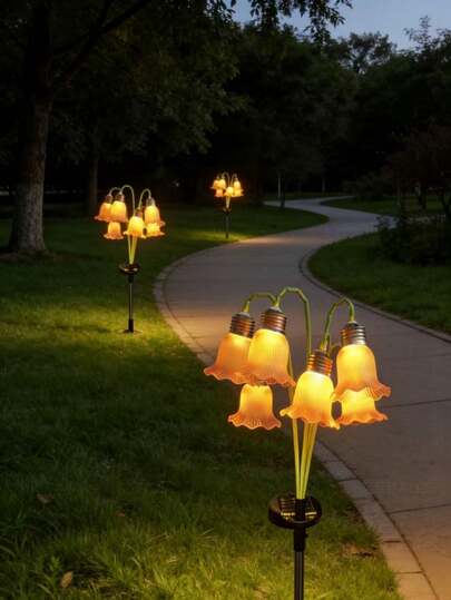 Solar Powered Daylily Shaped Lamp, Suitable For Garden, Yard, Balcony Decoration