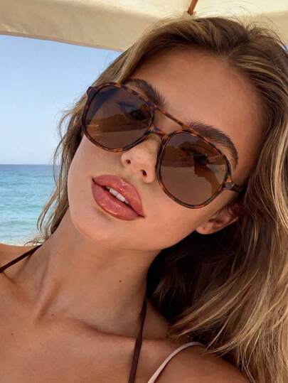 1 Pair Pilot Style Sunglasses, Essential Beach Accessory For Women, Also Ideal For Women's Autumn/Winter Casual And Business Outfits. Leopard Print Contrast Design Creates A Bohemian Vacation Vibe.