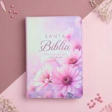 Biblia Con Cierre Para Mujer Portatil Letra Grande 12 Puntos RV1960, Imit Piel Duotono Blanco Y Rosa Margaritas Con Indice Y Canto Floral - Single Book - View 2