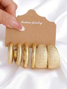 Conjunto de pendientes de aro dorados audaces | Aros de metal martillado y acanalado | Pendientes minimalistas y gruesos para declaración de estilo para fiesta y calle - Amarillo Oro - Ver 4