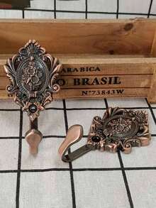 2 pièces Crochet mural vintage orné de style bohème - Porte-manteau anti-rouille pour salle de bain, chambre, entrée, buanderie - Organisateur mural en métal avec montage facile, gain d'espace, porte-manteau en fer décoratif pour serviettes, sacs, chapeaux, accessoires, idée de cadeau de style ferme rustique pour la rénovation et l'embellissement de la maison dans les intérieurs modernes, finition premium, capacité de charge robuste, décoration murale polyvalente et accent fonctionnel pour les couloirs et les zones de vie - Voir 9
