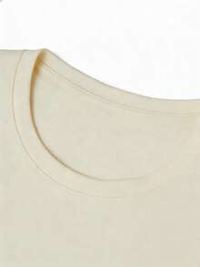 “我要一杯咖啡”图案印花圆领短袖T恤。女士新款休闲可爱宽松度假风百搭圆领T恤，时尚日常穿着，适合各种场合。也适合情人节、开学季、教师节等节日穿着。柔软宽松舒适的高端街头风度假休闲百搭短袖上衣，夏季必备。 - 杏色 - 查看 5