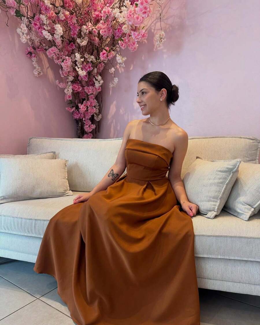 Women's Long Strapless Dress With Back Tie In Elegant Premium Tailoring - 駝色 - 查看 1