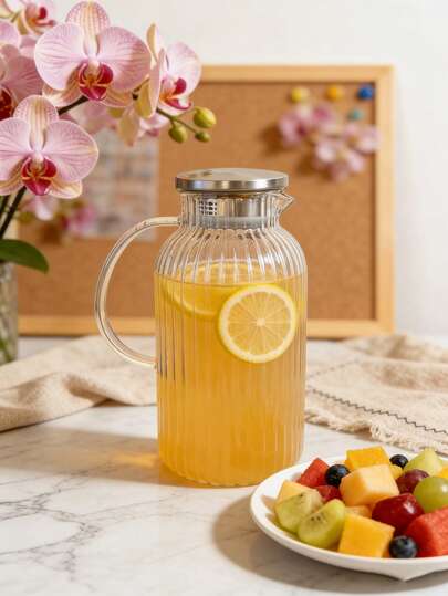 1 bình thủy tinh có nắp và tay cầm, bình đựng nước bằng thủy tinh borosilicate chịu nhiệt, dung tích 2 lít (68 oz) dùng đựng đồ uống nóng/lạnh và sữa, bình rót đồ uống, bình đựng nước ép, bình đựng sữa, bình trà đá lớn dùng cho cà phê, nước chanh, trà đá, nước ép và đồ uống tự làm, thích hợp để trong tủ lạnh, nhà bếp, cắm trại ngoài trời, nhà hàng hoặc khách sạn.