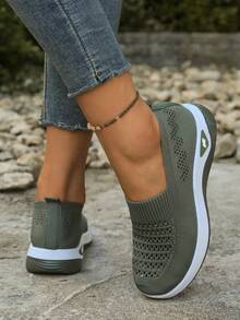 女士轻便软底步行鞋，夏季镂空透气休闲鞋，舒适妈妈鞋 - 軍綠色 - 查看 5