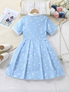 1 chiếc đầm bé gái kiểu dáng đồng quê tươi tắn, dễ thương, màu trắng với thiết kế hình trái tim ở eo, thích hợp cho hoạt động ngoài trời, dã ngoại, tụ họp, dạo chơi, mùa hè. - Màu xanh lam - Xem 3