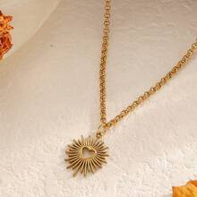 18K Gold Plated Hollow Heart Shaped Stainless Steel Necklace, Minimalist High-End Jewelry Suitable For Daily Wear And Gift - Gold - View 4