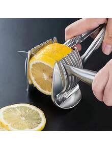 1 cái dụng cụ cắt chanh, cắt cà chua, dụng cụ cắt chanh bằng hợp kim nhôm, dụng cụ cắt đa năng dùng trong gia đình, dụng cụ chia trái cây và cà chua. Dụng cụ cắt chanh bằng hợp kim nhôm, kẹp cắt cà chua thủ công, dụng cụ chia cà chua và trứng/rau bina. Dụng cụ cắt chanh được làm từ chất liệu hợp kim. - Nhiều màu - Xem 5