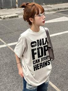 女款 Y2K 龐克街頭風寬鬆落肩破洞圖案休閒 T-shirt 夏季 - 淺花灰 - 查看 2