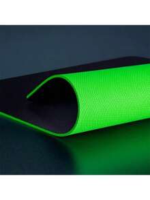 RAZER Tấm lót chuột chơi game Armored Beetle V3, bề mặt được tối ưu hóa cho khả năng theo dõi mượt mà, đế cao su tự nhiên chống trượt, các cạnh được khâu chính xác cho tuổi thọ cao hơn. - Xem 6