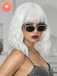Peluca blanca de fibra sintética resistente al calor con flequillo, de 14 pulgadas y rizada, para mujeres, para uso diario, fiestas, cosplay y festivales de música - Blanco - Ver 1