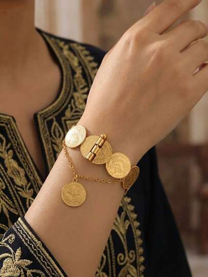 1件复古镀铜硬币拼布吊坠手链，适合女性日常佩戴和节日礼物