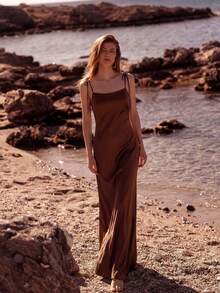 优雅无袖吊带伴娘礼服，露背长款设计，采用略带弹性的梭织面料制成。 - 棕色 - 查看 3