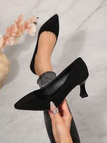 1双黑色仿麂皮绒面料亮面办公高跟鞋，适合日常通勤、派对等场合，优雅时尚。 - 黑色 - 查看 7