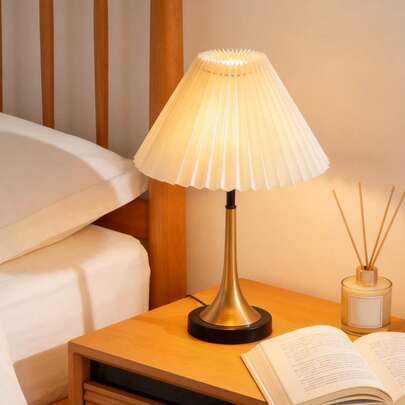 1pc USB Powered Warm Light Golden Desk Lamp, Modern Retro Innovative Atmosphere Minimalist Decor Lamp, Suitable For Bedroom Bedside, Room Desk