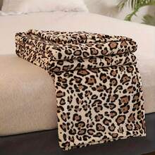 现代豹纹印花毛毯 - 柔软法兰绒，四季皆宜的舒适绒面床上用品，多功能旅行和午睡毯，活力印花，100% 涤纶（1 件） - 彩色 - 查看 9