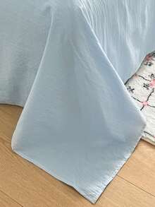 透明海盐兔子床上用品四件套 - 柔软泡泡质感，乳白色底色 + 复古蕾丝条纹 + 灰粉色兔子印花，清新舒爽！透气亲肤，是学生宿舍、出租房卧室的理想之选，打造舒适睡眠空间（1 个被套 + 1 个床单 + 2 个枕套，不含被芯和枕头，枕套图案随机裁剪） - 藍白色 - 查看 12