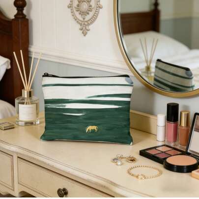 Bolsa de cosméticos de lino con estilo de pintura al óleo vintage de pradera verde y caballo blanco, organizador de artículos de tocador portátil para mujeres, bolsa de maquillaje, organizador de maquillaje, bolsa de aseo, bolsa de viaje, artículos esenciales para vacaciones, regalo para mujeres