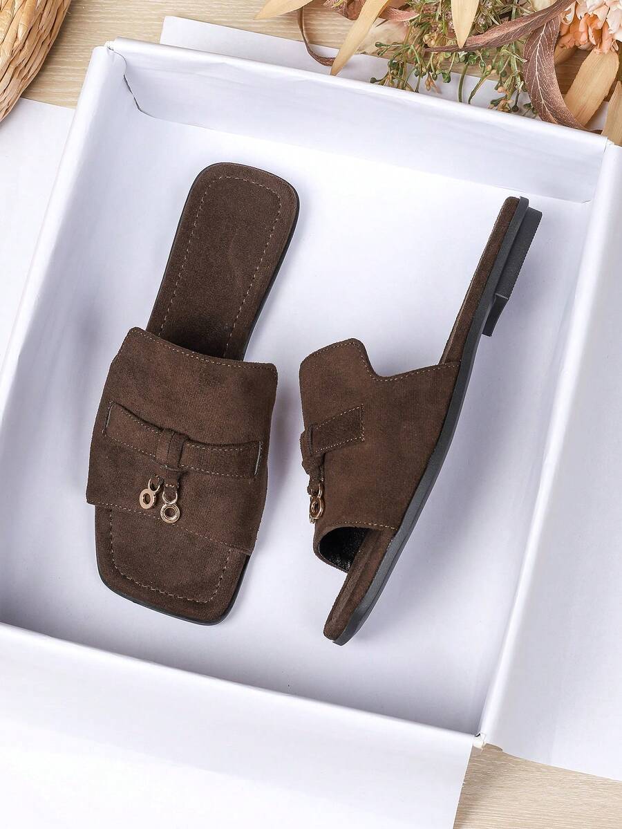 Women's Flat Sandals 2026 Spring/Summer New Versatile Soft-Sole Beach Sandals, Fashion Roman Sandals For Women, Plus Size 41-43,Holiday Essential - Brown - View 1