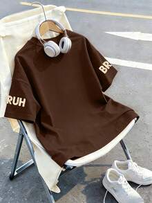 青少年男童休闲彩色“Bruh”字母和酷炫男孩图案圆领短袖T恤，新款春夏男童图案T恤 - 棕色 - 查看 3