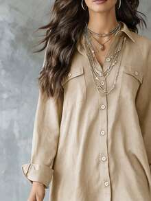 女士杏色长袖涤纶纽扣衬衫，翻领，前短后长设计，带口袋 - 杏色 - 查看 5