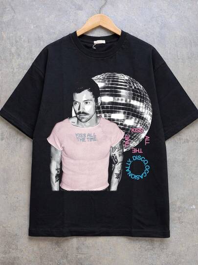 H-Arry S-Tyles Black Graphic Tee Unisex Streetwear Style Adult Kids Casual T-Shirt, Streetwear Men, Summer Outfits Men, Men Summer, Summer Men, Concert Outfits, Teen Girl Summer Clothes, Tween Summer Clothes, Family Matching Outfits, Y2k Clothes, Harry Kiss All The Time, Disco Gelegentlich Grafik-T-Shirt.  H-Arry S-Tyles Inspired Design, Lightweight And Comfy Fabric, Classic Short Sleeve Tee, Great For Daily Outings, Music Events And Casual Occasions. Gifts Specially Prepared For H-Arry S-Tyles Fans, Gift For Kids, Friends And Family.
