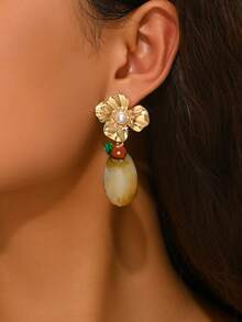 一对优雅性感复古波西米亚风古银色金属花朵耳环，金色花蕊，波浪形陶瓷吊坠，不对称合成树脂蓝色方块组合吊坠耳环，适合性感派对、节日佩戴。新款花朵造型水滴形树脂方块吊坠耳环，花朵造型流苏吊坠耳环，多种树脂颜色图案可选，每件树脂饰品底部均有注塑浇口，敬请谅解。 - 彩色 - 查看 2