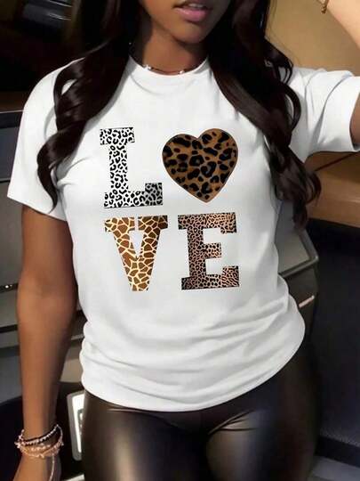 Camiseta de cuello redondo y mangas cortas de ropa fashion, fabricada en México, para la temporada primavera-verano 2025. Con un estampado de dibujos animados, es un modelo para parejas, adecuado tanto para uso interior como exterior, ideal para el estilo de oficina y casual, diseñado para hombres y mujeres, se vende como unidad individual.