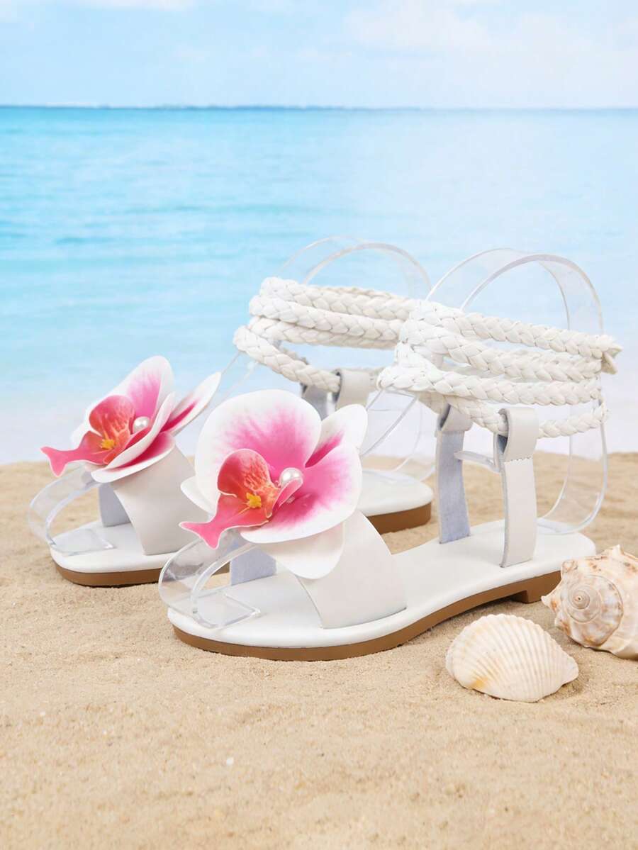 女童平底凉鞋，编织踝带，饰以花朵和珍珠点缀 - 夏季沙滩鞋 - 白色 - 查看 1