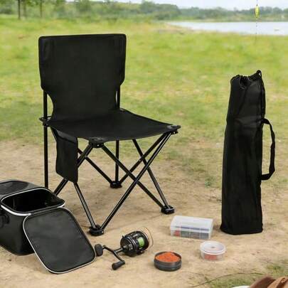 1个便携式户外折叠凳：钢架结构，适合成人使用，非常适合露营、野餐和钓鱼。