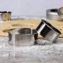 Bộ 12 khuôn cắt bánh quy tròn, khuôn làm bánh ngọt, khuôn bánh donut, vòng cắt bánh donut bằng thép không gỉ, thích hợp để làm bánh ngọt, bánh mì, bánh sandwich, mousse, bánh mì, bánh donut, fondant. - Bạc - Xem 11