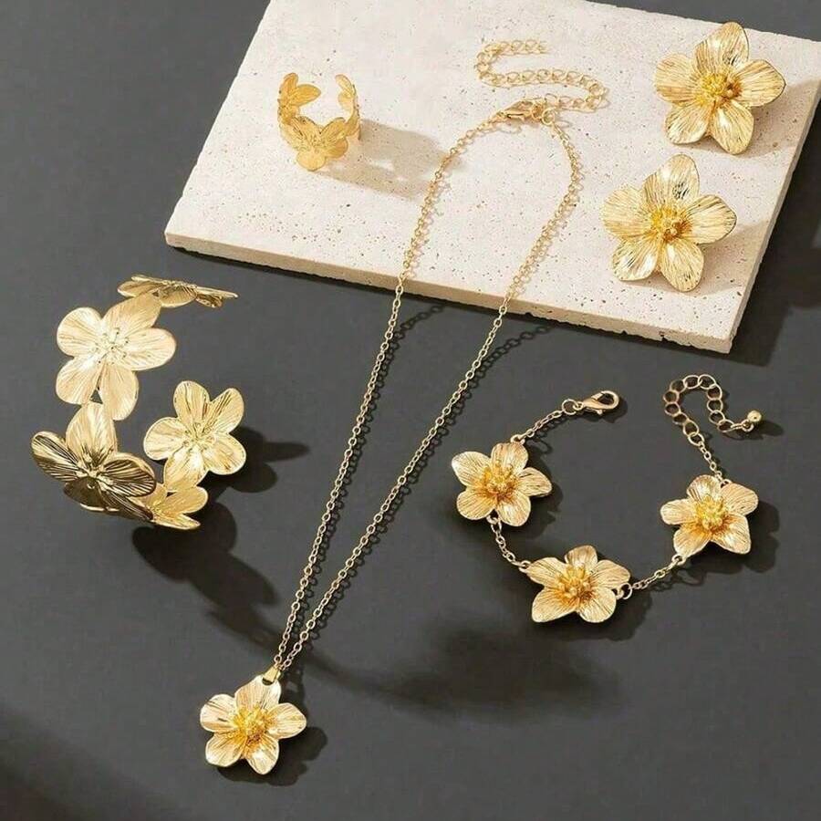 6pcs Vintage Gold Plated Carved 5-Petal Flower Pendant Necklace Bracelet Ring Earrings Jewelry Set For Women [Random Tassel - 彩色 - 查看 1