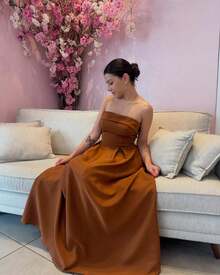 Women's Long Strapless Dress With Back Tie In Elegant Premium Tailoring - 駝色 - 查看 3